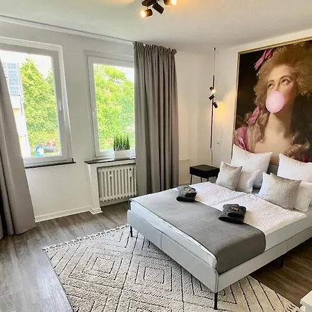 Bostel 2- Modernes In Meiderich, 4,7 Km Hbf, U-bahn 250m, Flughafen Duesseldorf 28 Km, Landschaftspark 2,9 Km, 5 Gehminuten Von Herzklinik Entfernt Duisburg