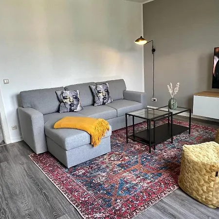 Bostel 2- Modernes In Meiderich, 4,7 Km Hbf, U-bahn 250m, Flughafen Duesseldorf 28 Km, Landschaftspark 2,9 Km, 5 Gehminuten Von Herzklinik Entfernt Apartmán