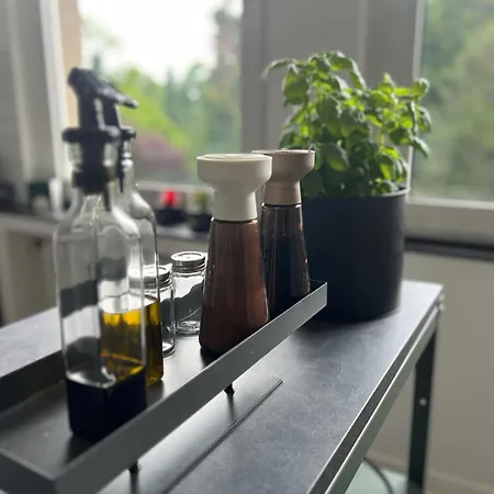 Apartmán Bostel 2- Modernes In Meiderich, 4,7 Km Hbf, U-bahn 250m, Flughafen Duesseldorf 28 Km, Landschaftspark 2,9 Km, 5 Gehminuten Von Herzklinik Entfernt *