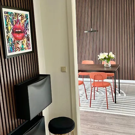 Apartmán Bostel 2- Modernes In Meiderich, 4,7 Km Hbf, U-bahn 250m, Flughafen Duesseldorf 28 Km, Landschaftspark 2,9 Km, 5 Gehminuten Von Herzklinik Entfernt